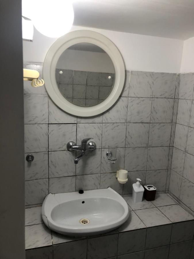 פודגוריצה Apartmani Breze מראה חיצוני תמונה