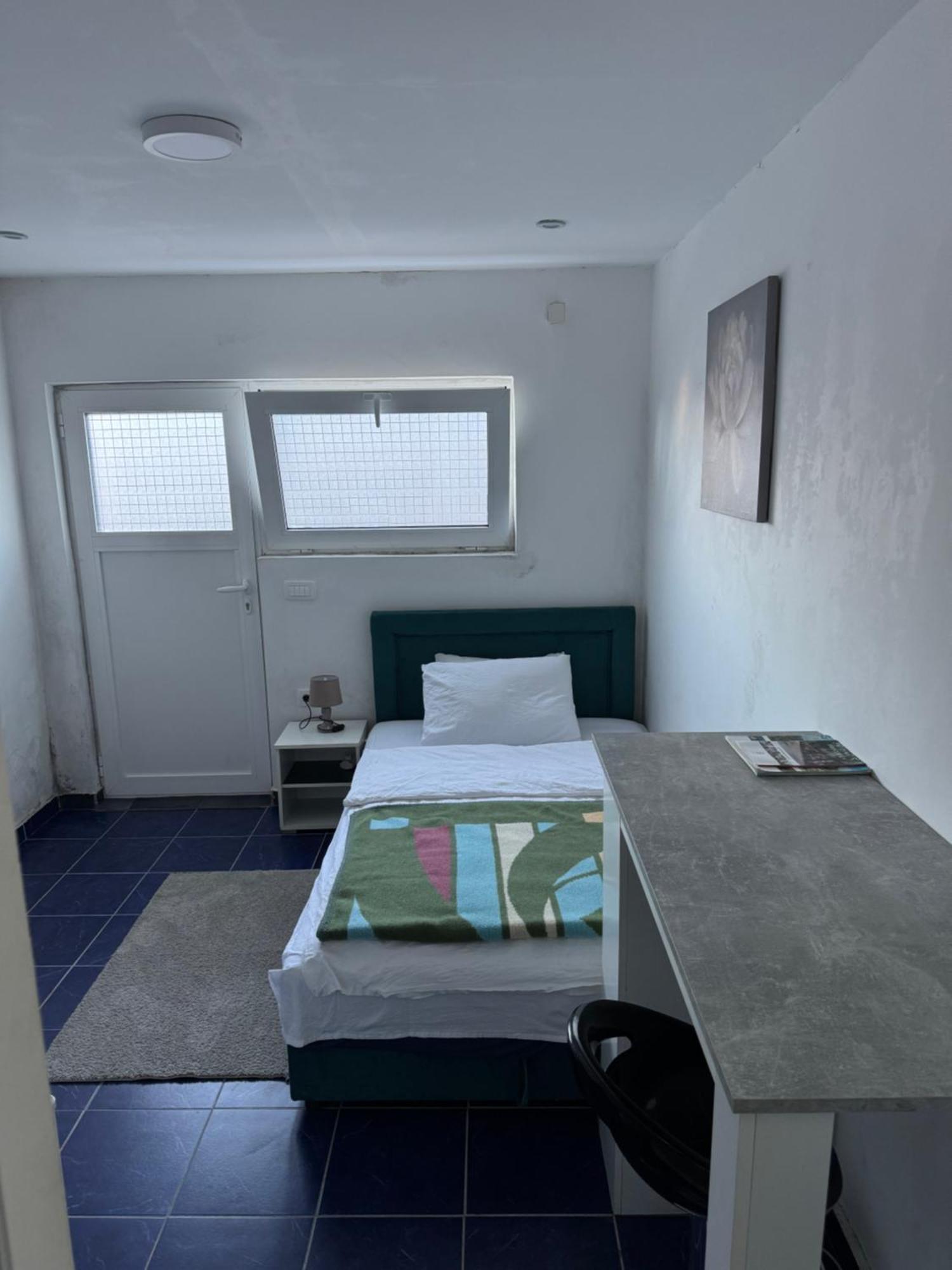 פודגוריצה Apartmani Breze מראה חיצוני תמונה