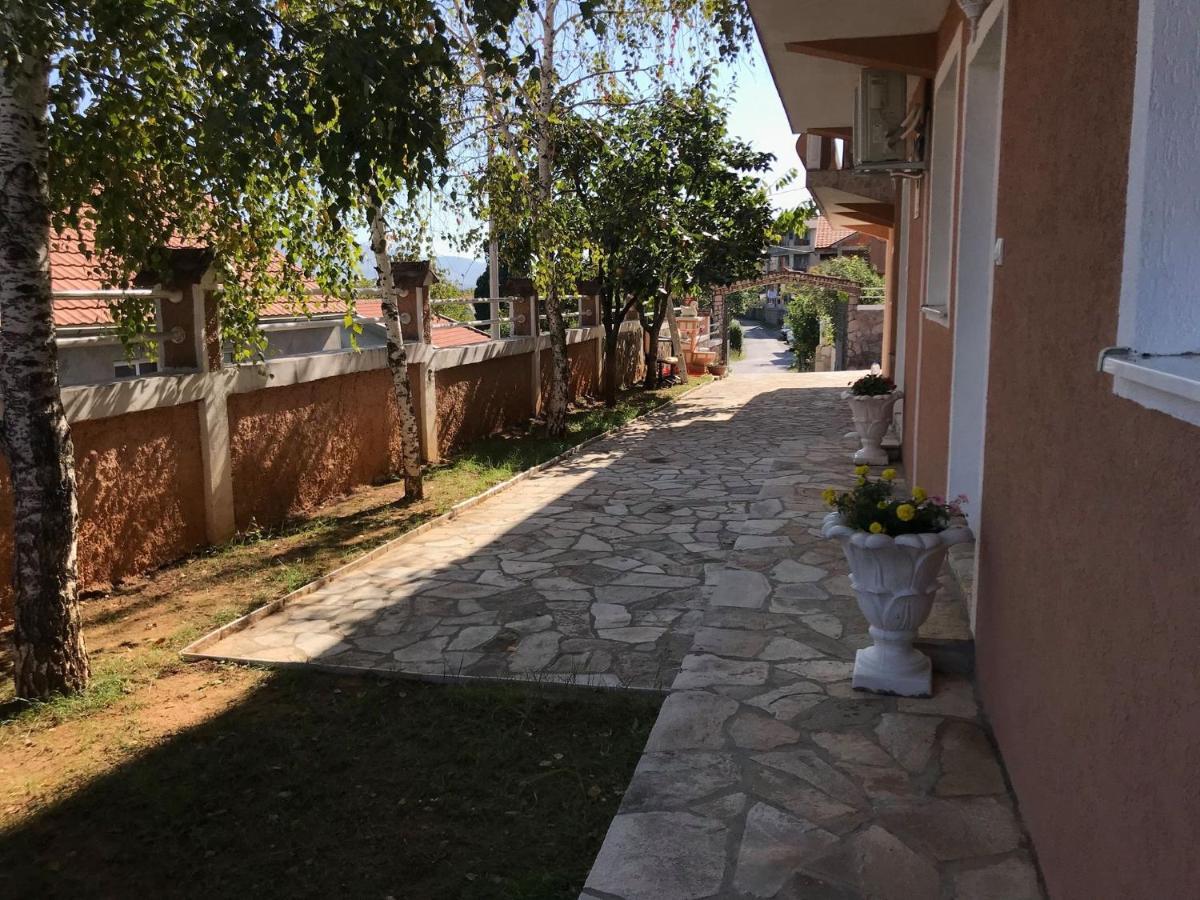 פודגוריצה Apartmani Breze מראה חיצוני תמונה